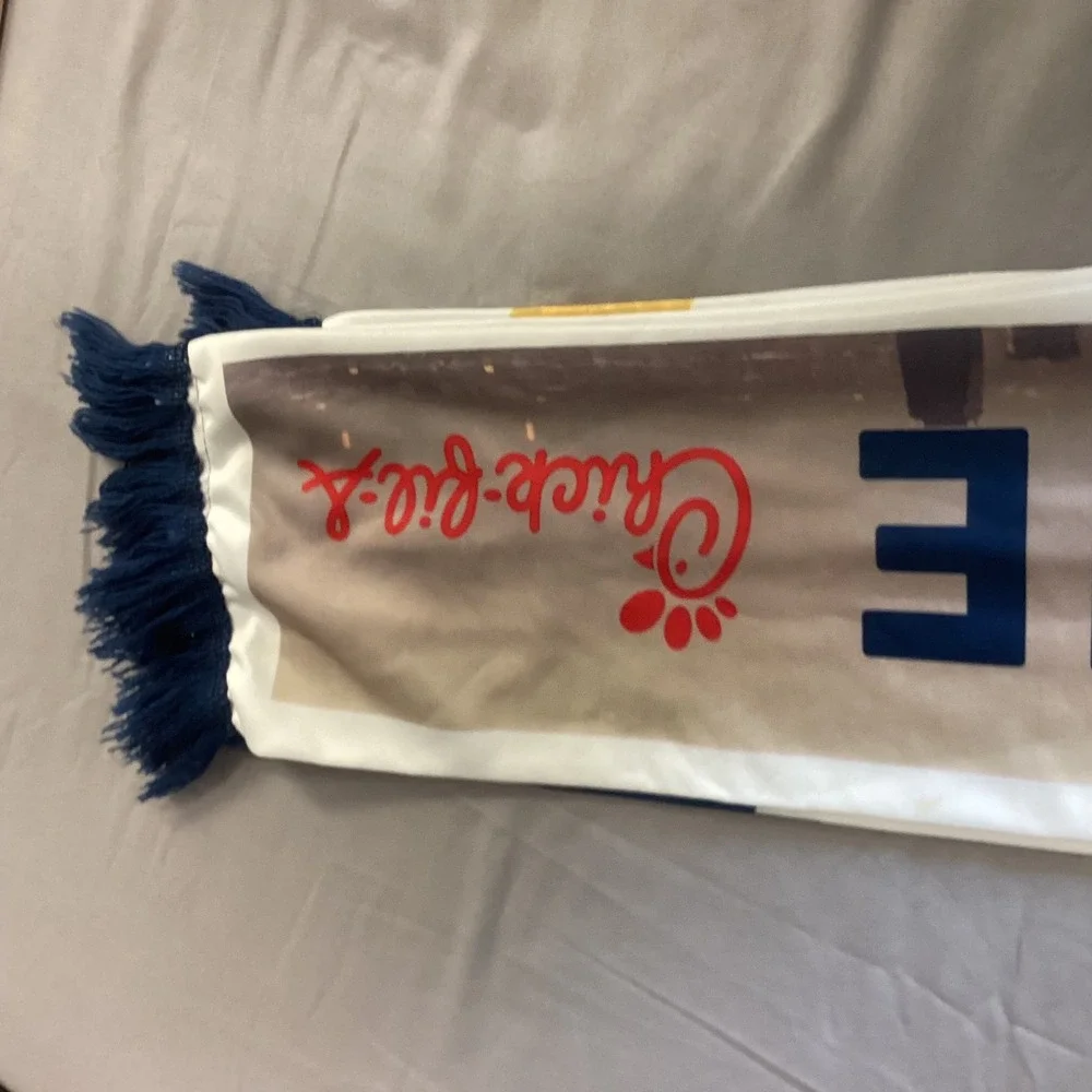 Chick-fil-A Scarf First to Five Blue Fringe Novelty‎ Restaurant Los Angeles LA